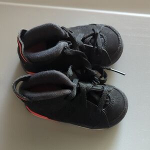 Nike Black Suede Youth Sneakers Size 5C. Black And Neon Orange Kids Sneakers.